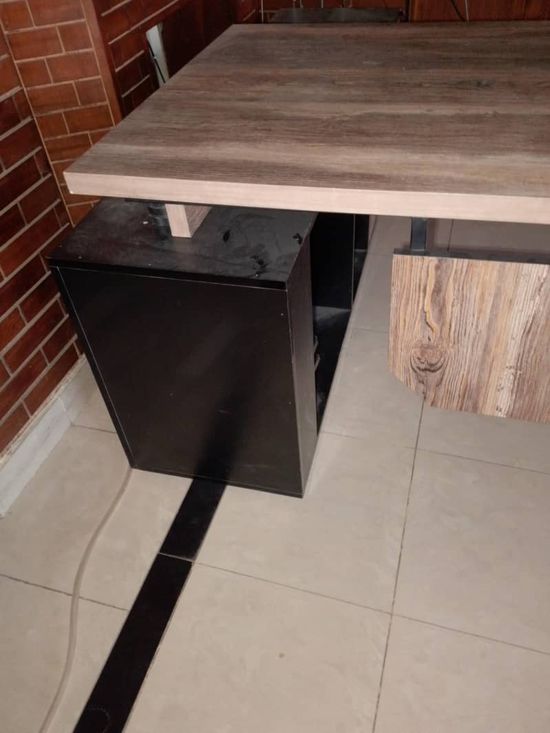 Executive table imported high quality 5