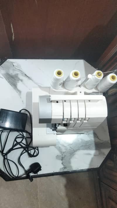 Singer sewing machine 14SH754