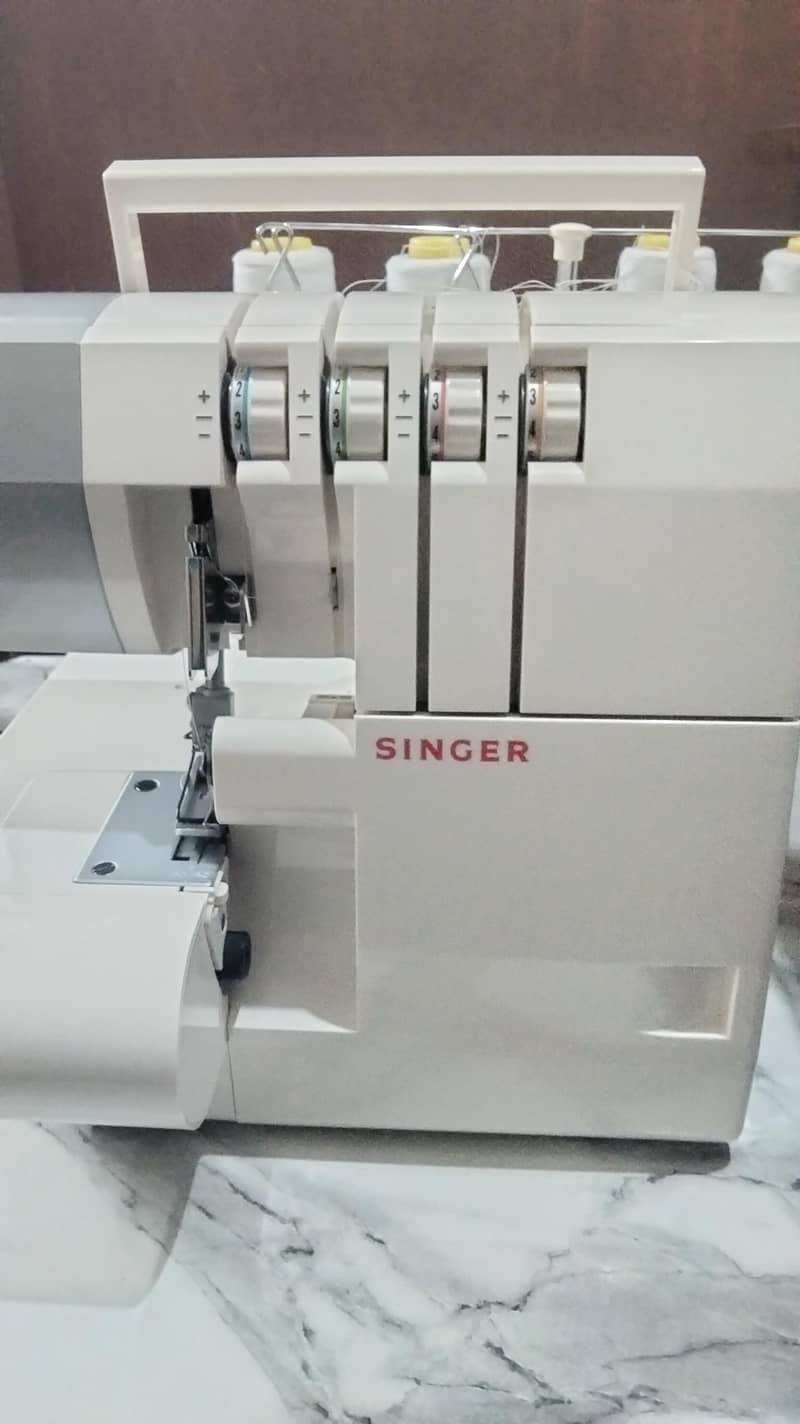 Singer Overlocker machine 14SH754 1