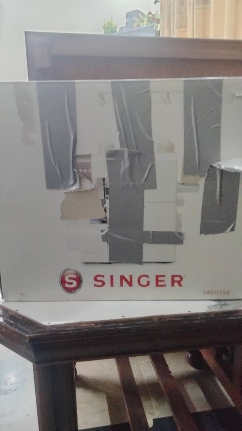 Singer Overlocker machine 14SH754 0