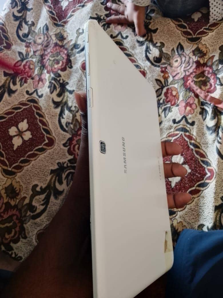 Samsung tablet e531. condition 10/10 5