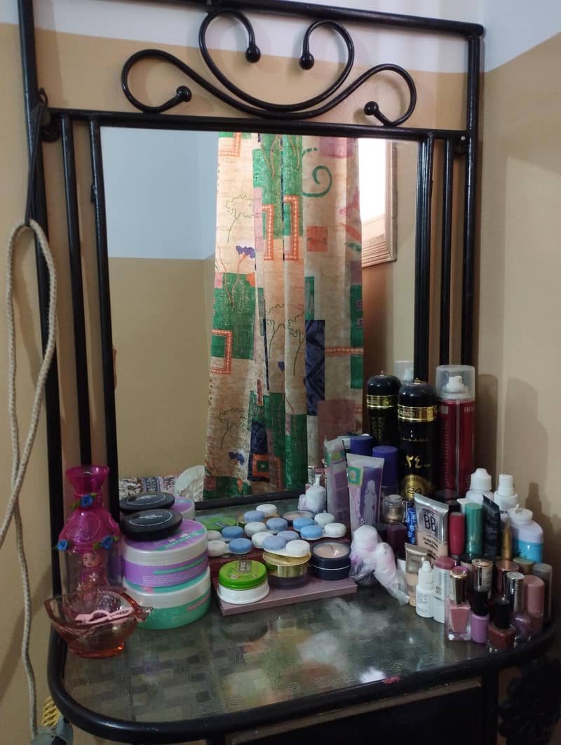dressing table 1