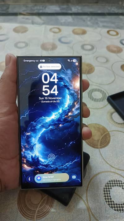 sammsang s24 ultra 10/10 condition with box and cable non pta