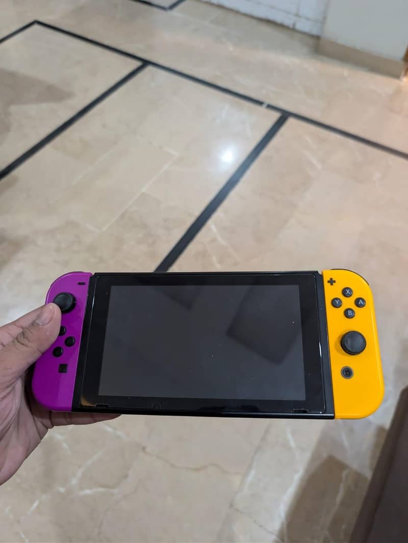 Nintendo Switch 0
