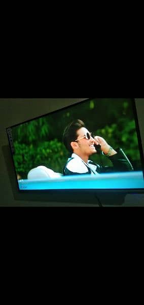 samsung andriod 32" wifi led tv new conditions hd full