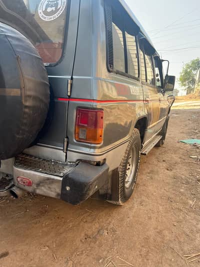 Mitsubishi pajero jeep for sale
