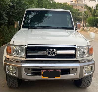 Toyota Land Cruiser 79 Series (Panky)