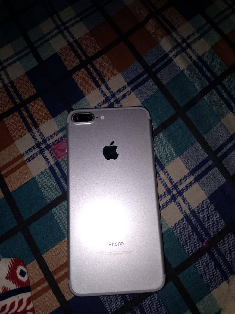 iPhone 7 Plus 1