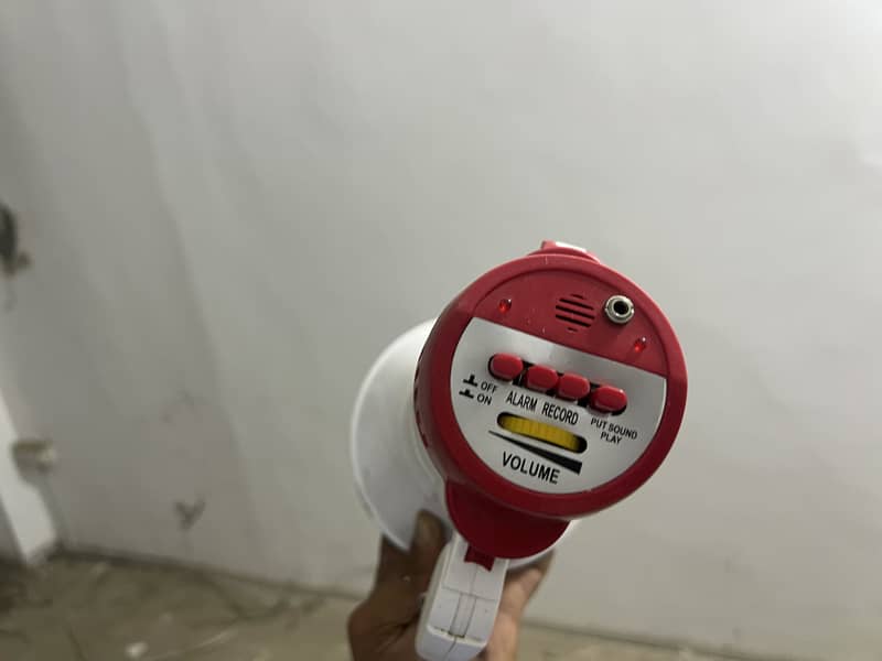 Mic speaker 0