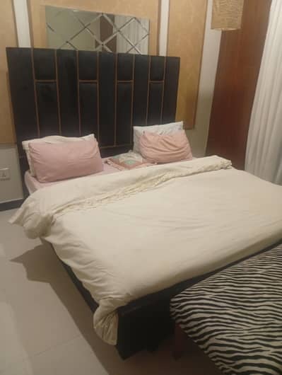 king size quilted bed. urgent sale. and lounge set,sofa chairs centre t