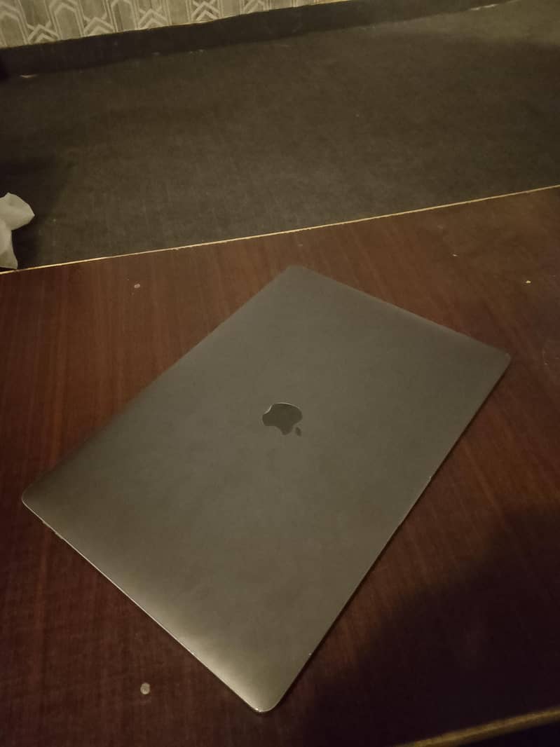 MacBook pro 2017 1
