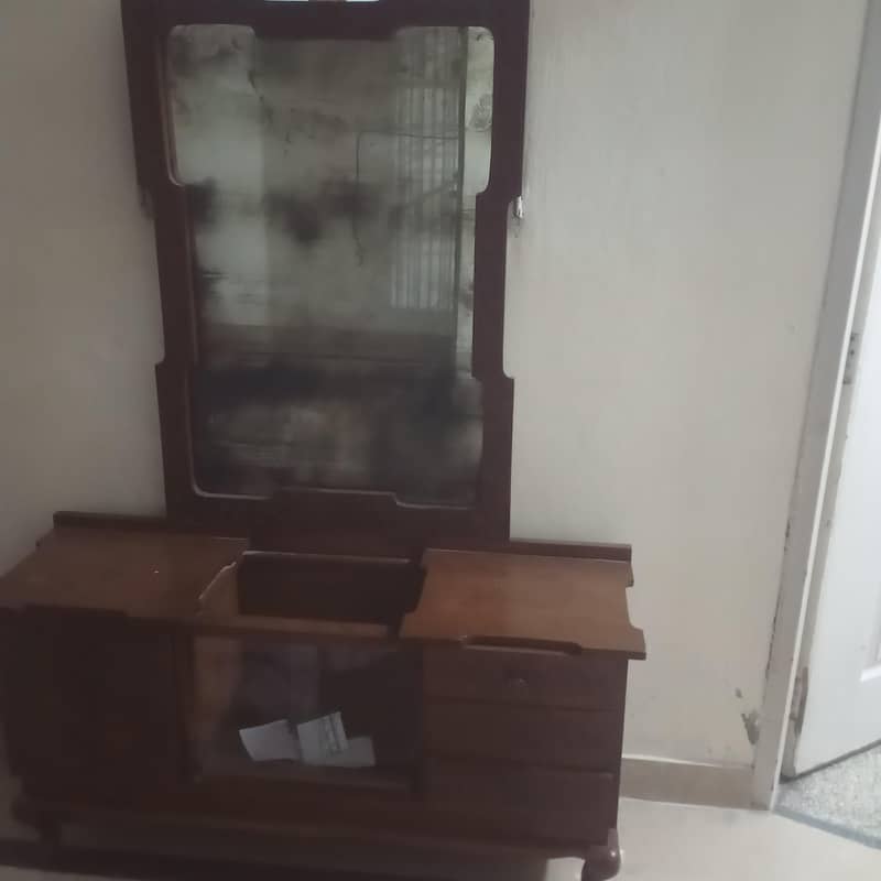 dressing table 0