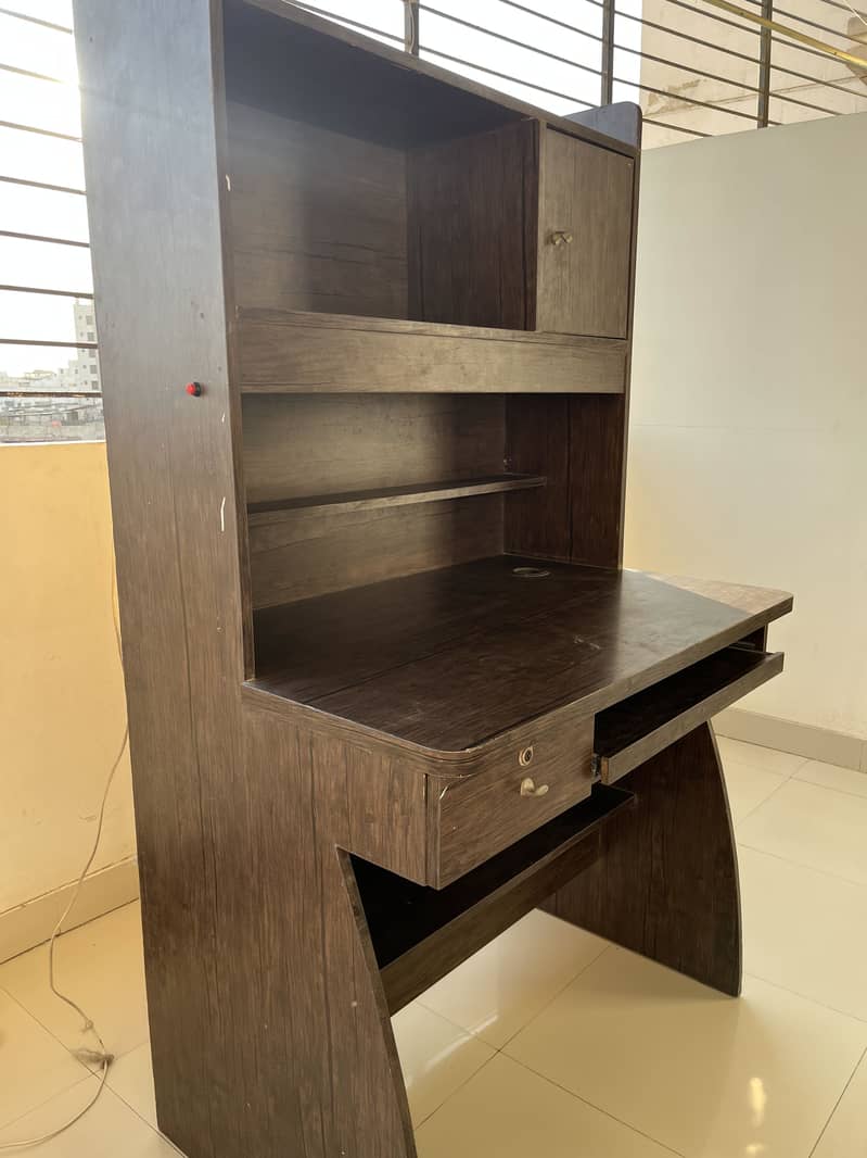 PC friendly study table 4