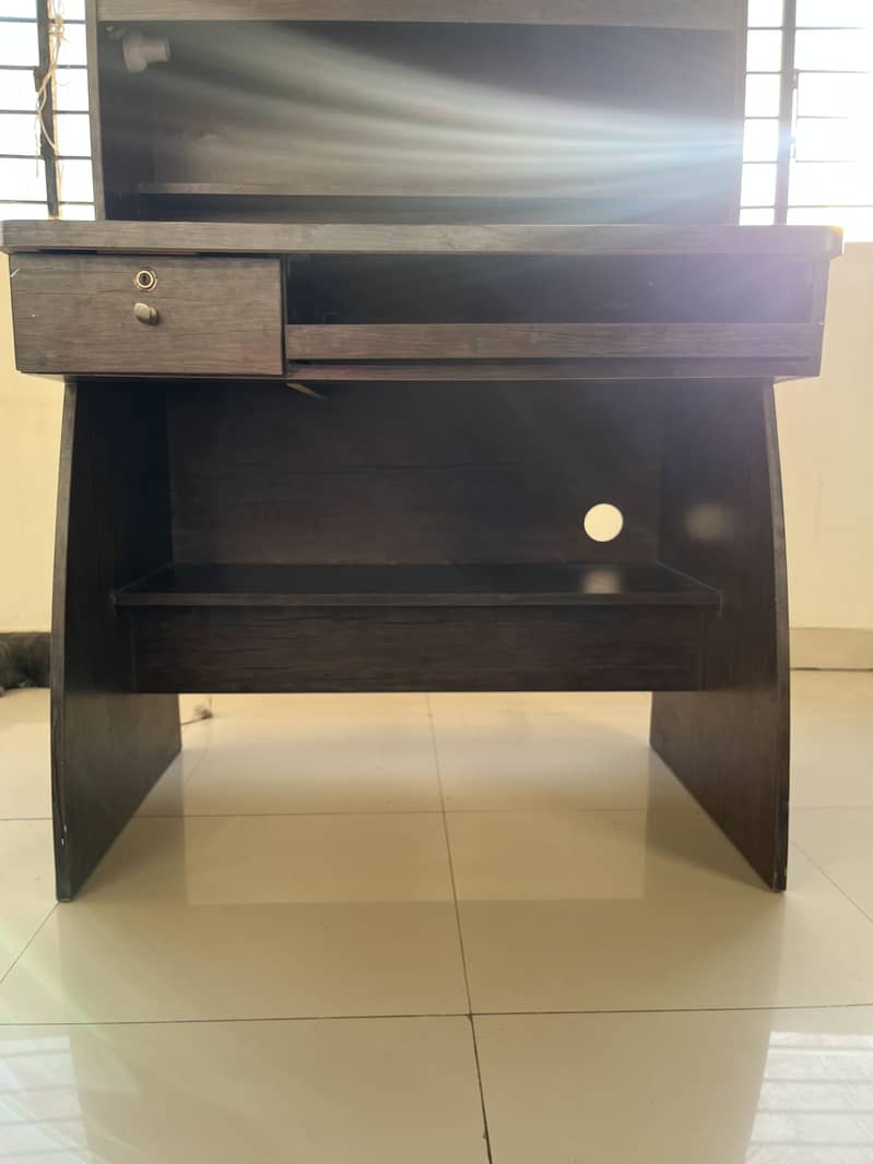 PC friendly study table 5