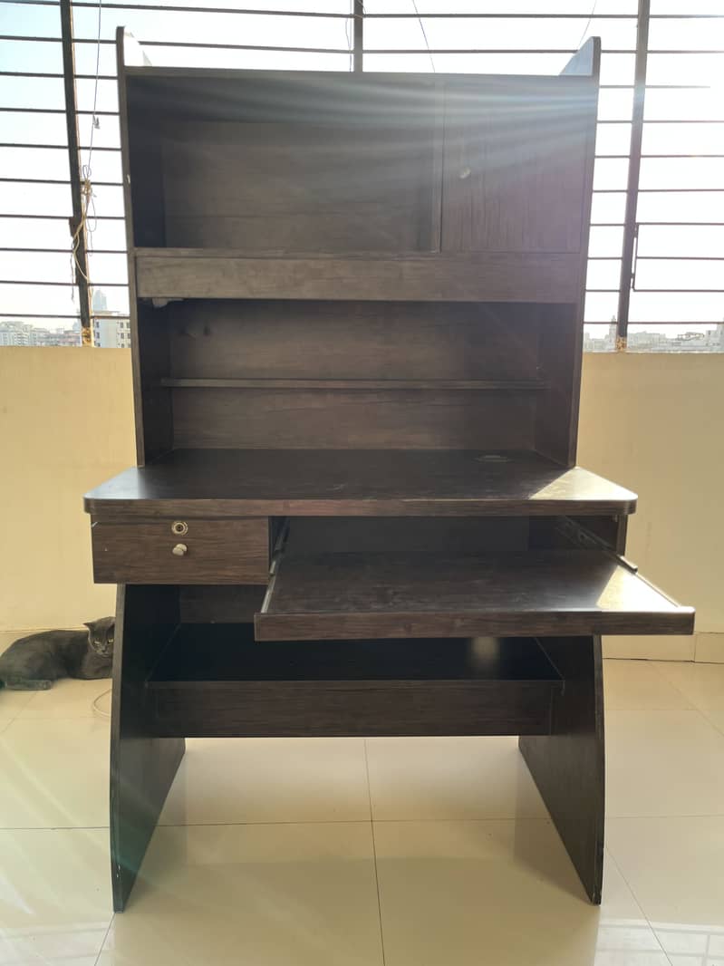 PC friendly study table 8