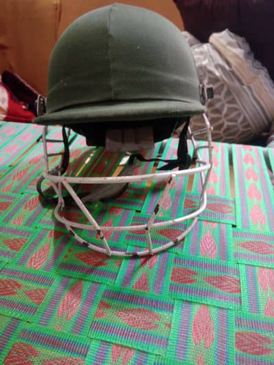BDW OFFICIAL HELMET (Price can be negotiable)