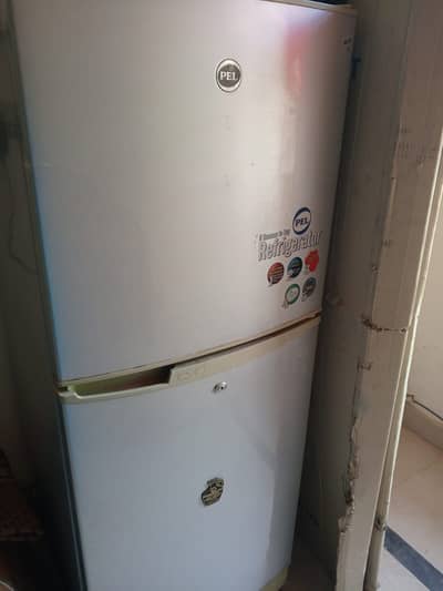 Pel refregerator invertor compressor