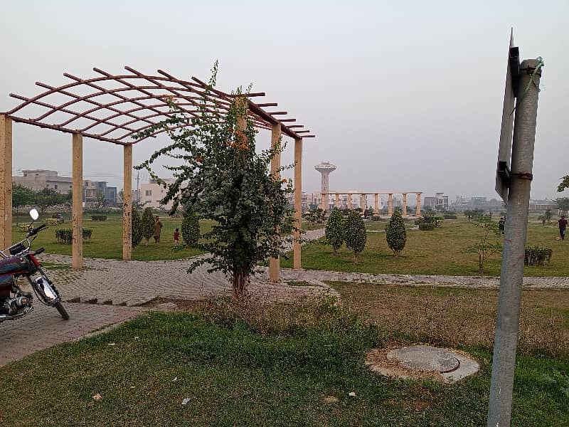 Good Location 10 Marla Residential Plot In Garden Town Phase 3 - Block G2 6