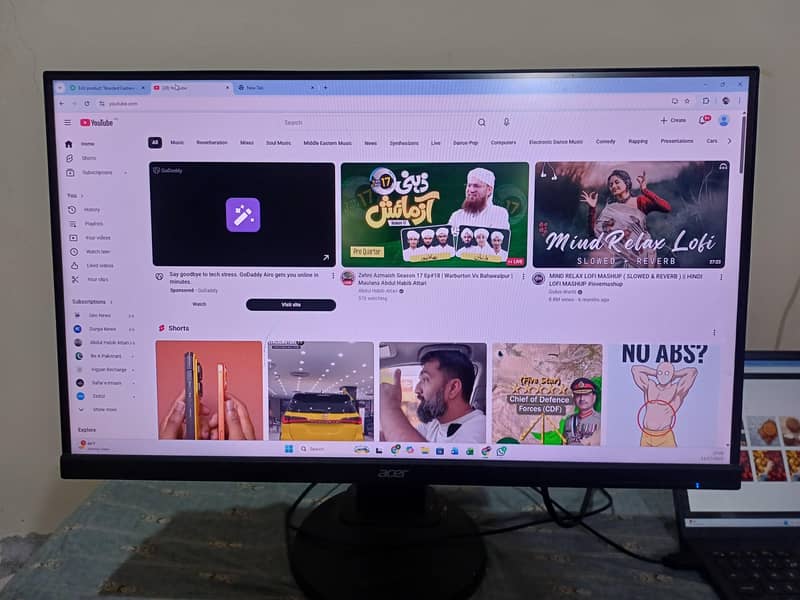 27 inch boderless display 6