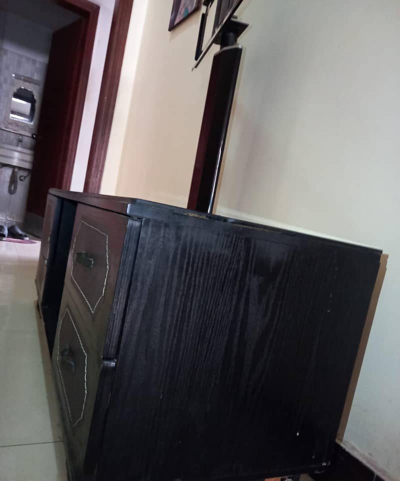 LED stand / Console 4