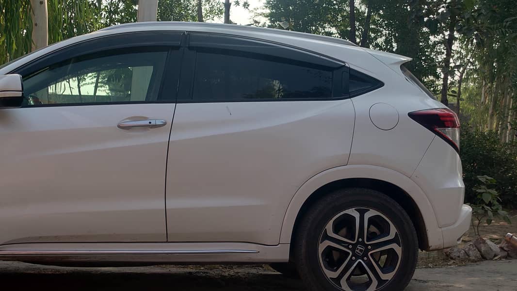 vezel z hybrid brand new 2