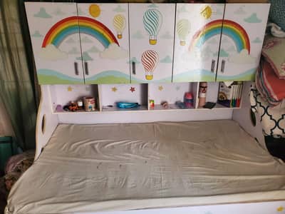 buker bed with mattress