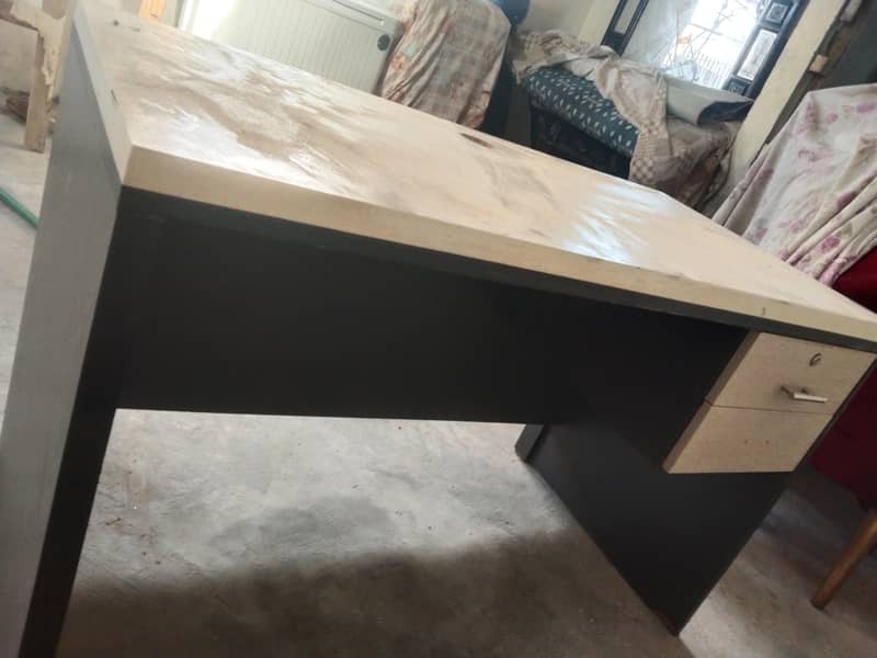 Ofice table 1