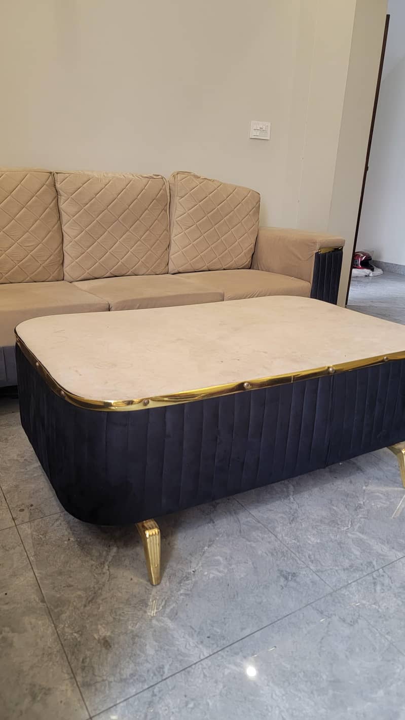 New Sofa Set Complete with Centre Table 1