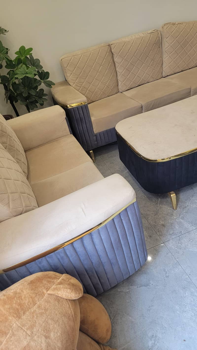 New Sofa Set Complete with Centre Table 5