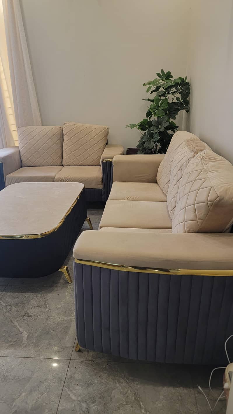 New Sofa Set Complete with Centre Table 6