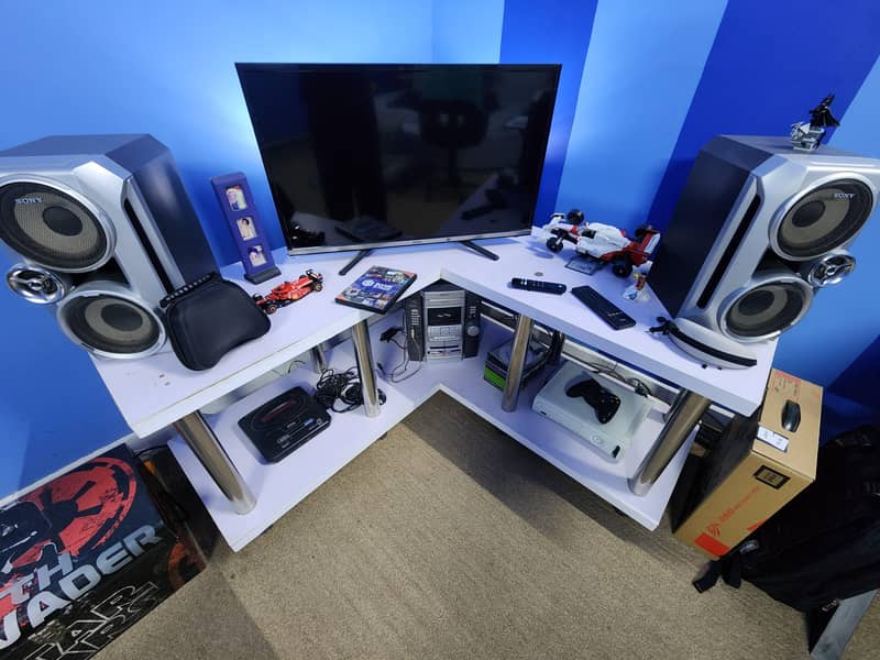 White L-shaped console table 2