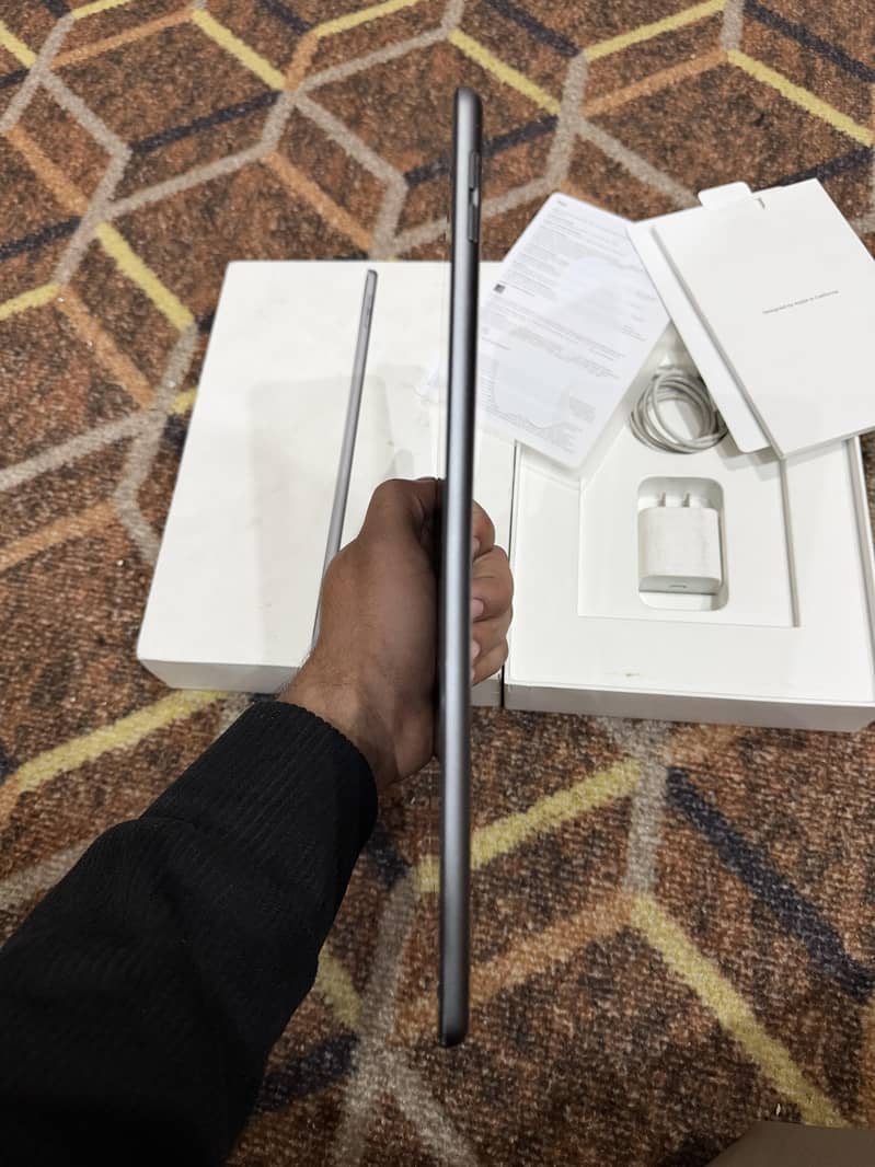 iPad 9 generation full box 4