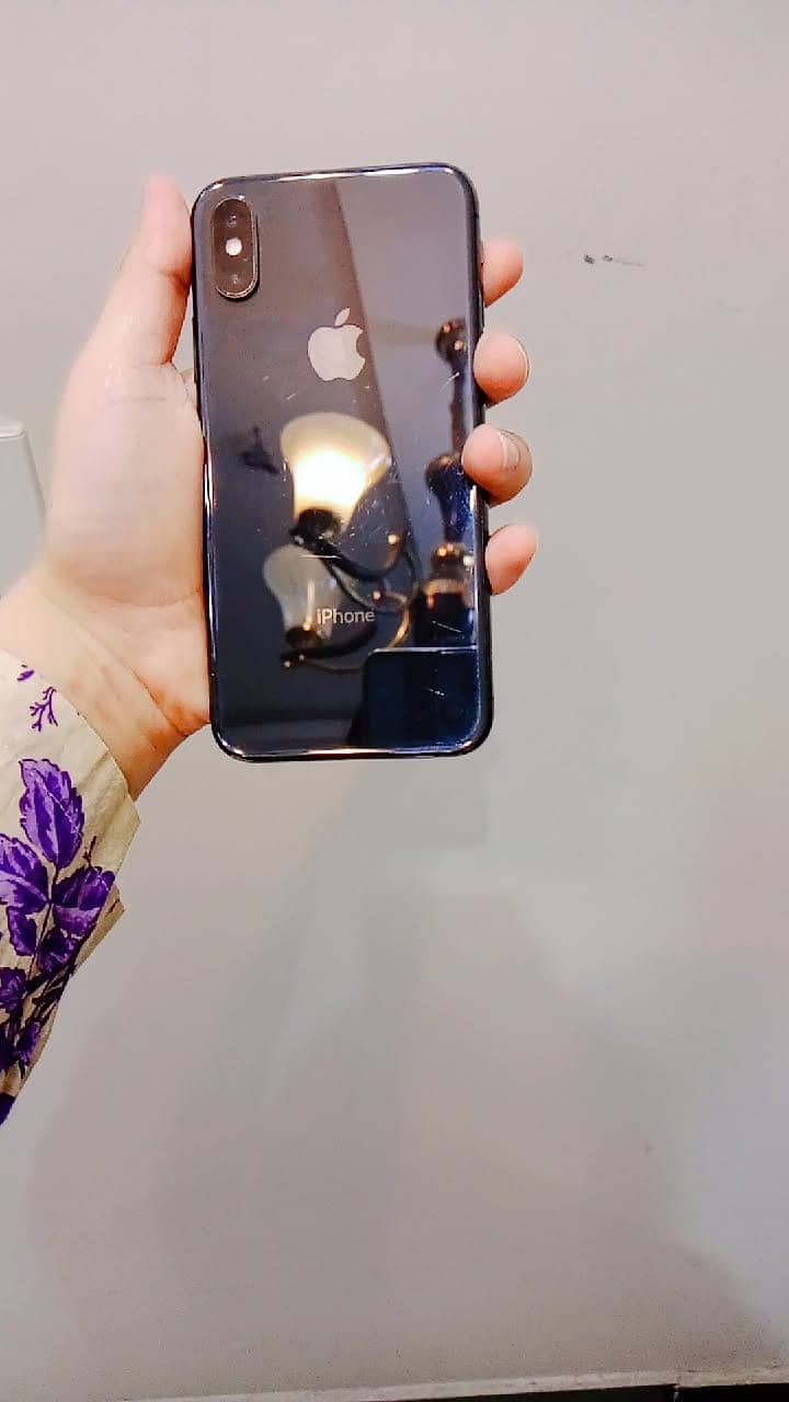 Apple iPhone XS 1