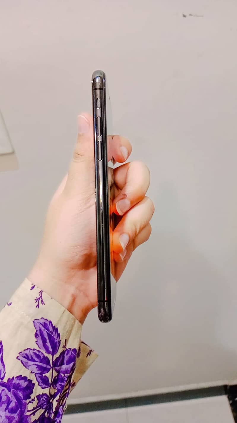 Apple iPhone XS 6