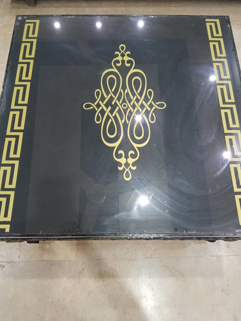 Center Table 0