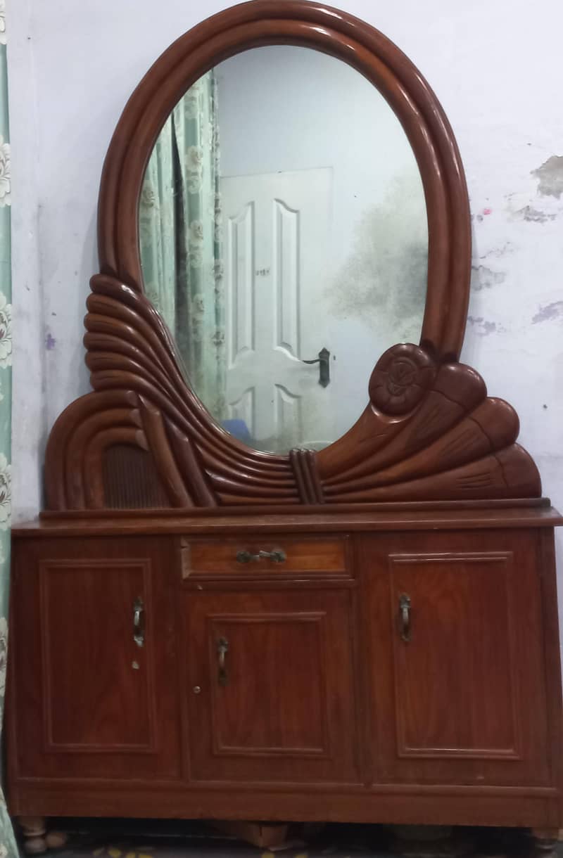 dressing table 0
