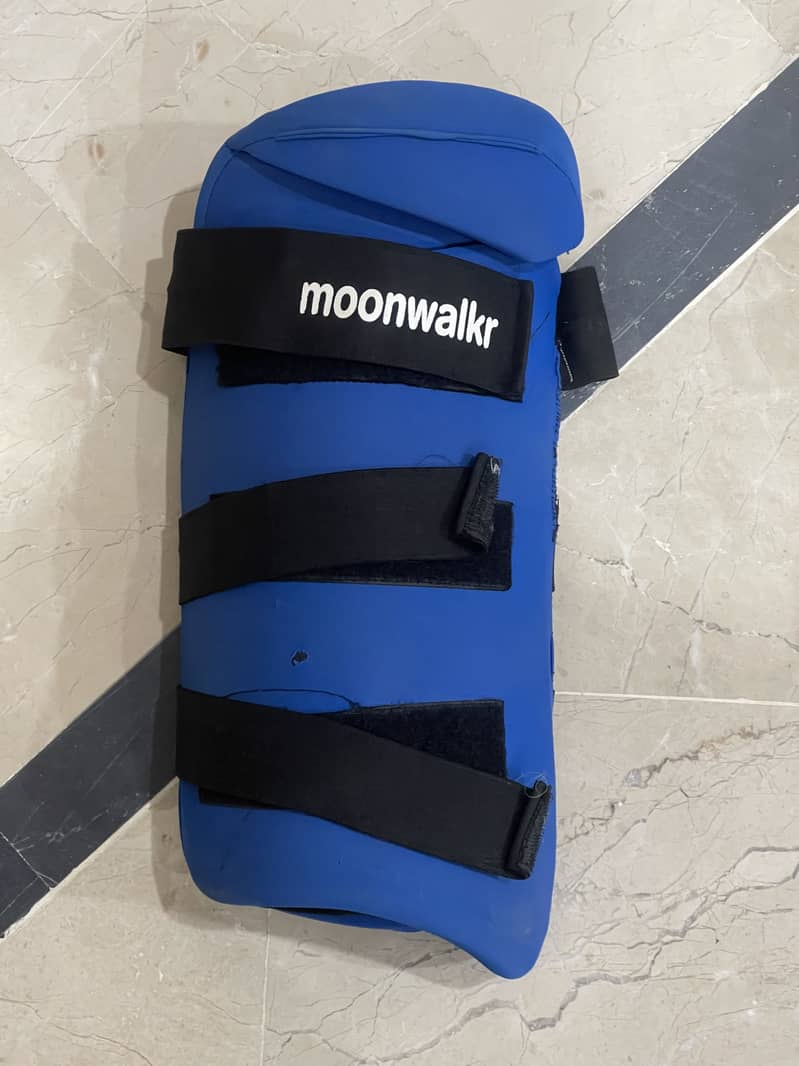 Moonwalker thigh pad 1