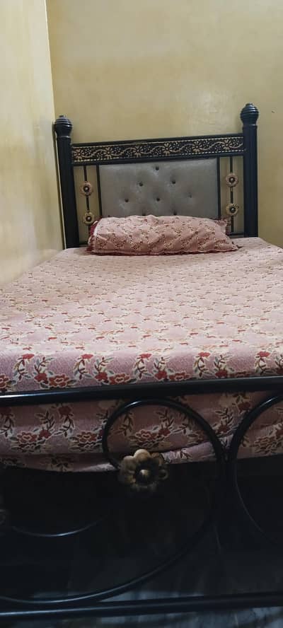 2 single iron bed