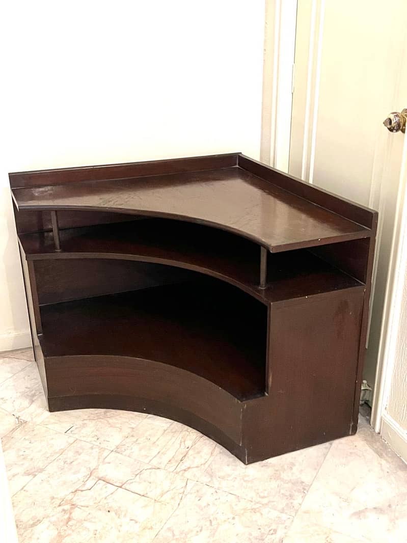 Large Corner Table 1