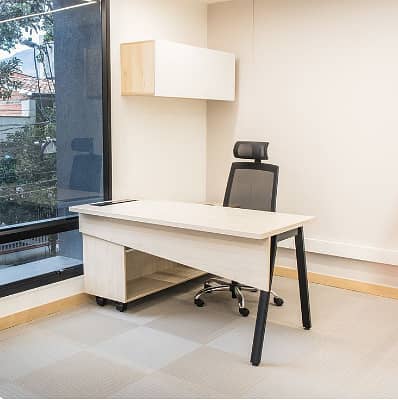 Executive Table/Manager Table/Workstations/Chairs 3