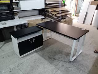 Executive Table/Manager Table/Workstations/Chairs 9