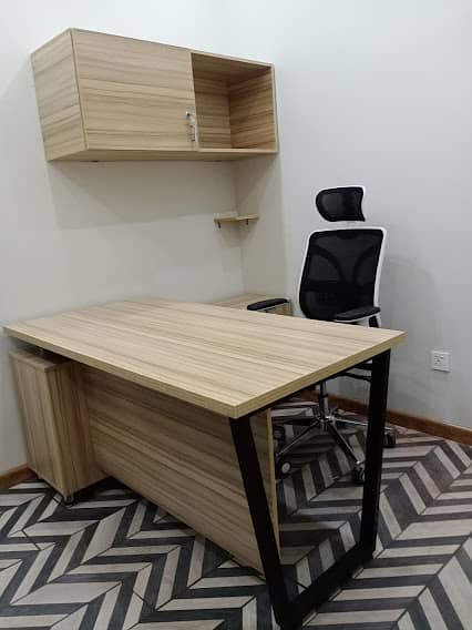 Executive Table/Manager Table/Workstations/Chairs 10