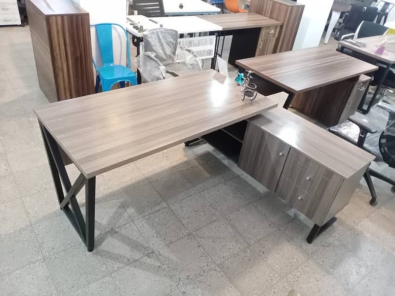 Executive Table/Manager Table/Workstations/Chairs 12