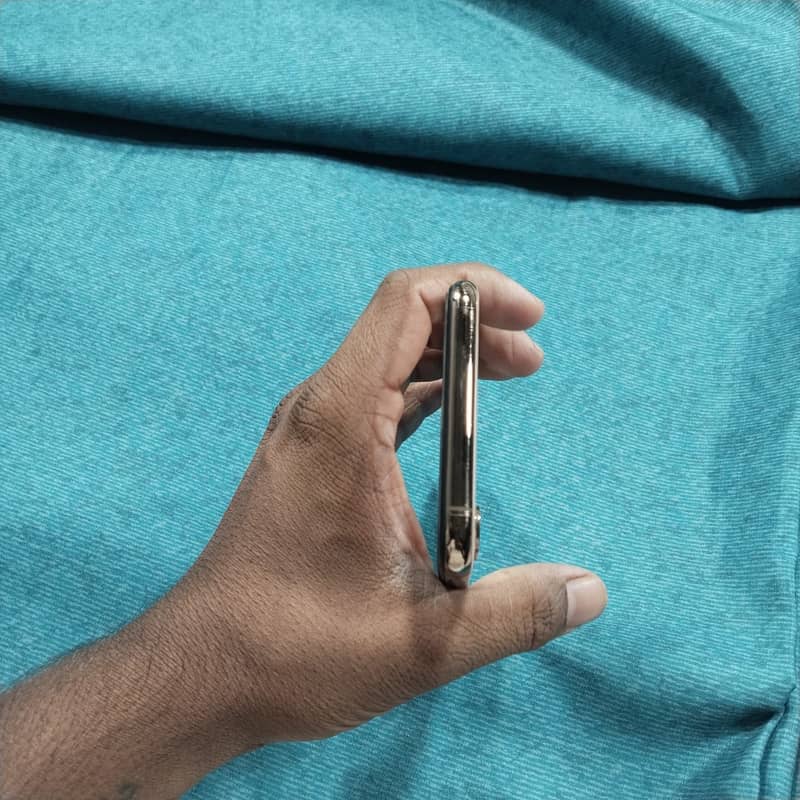 iPhone XS Max 2