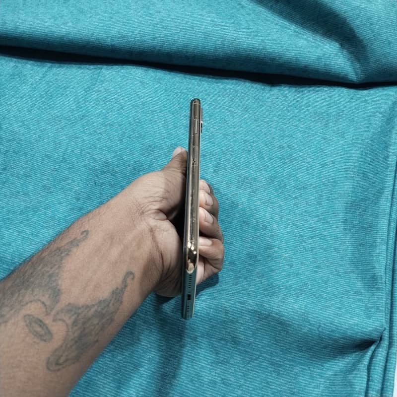 iPhone XS Max 3