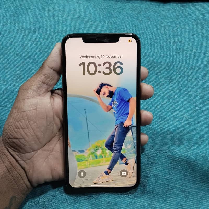 iPhone XS Max 4
