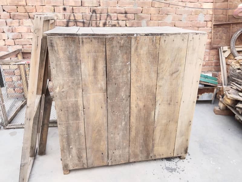 کبوتروں کا پنجھرہ 2