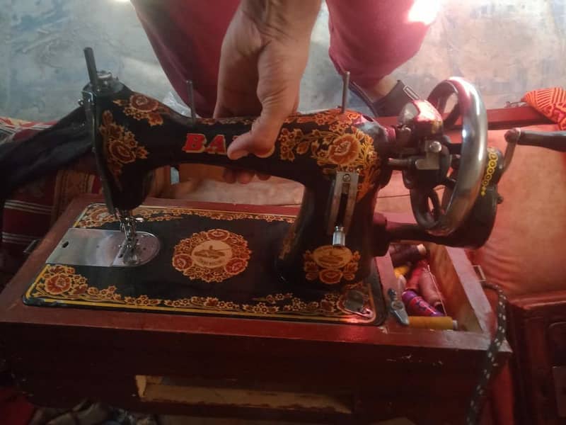 seewing machine 4