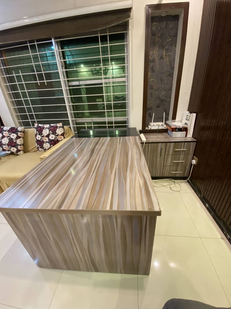 Executive office table 0