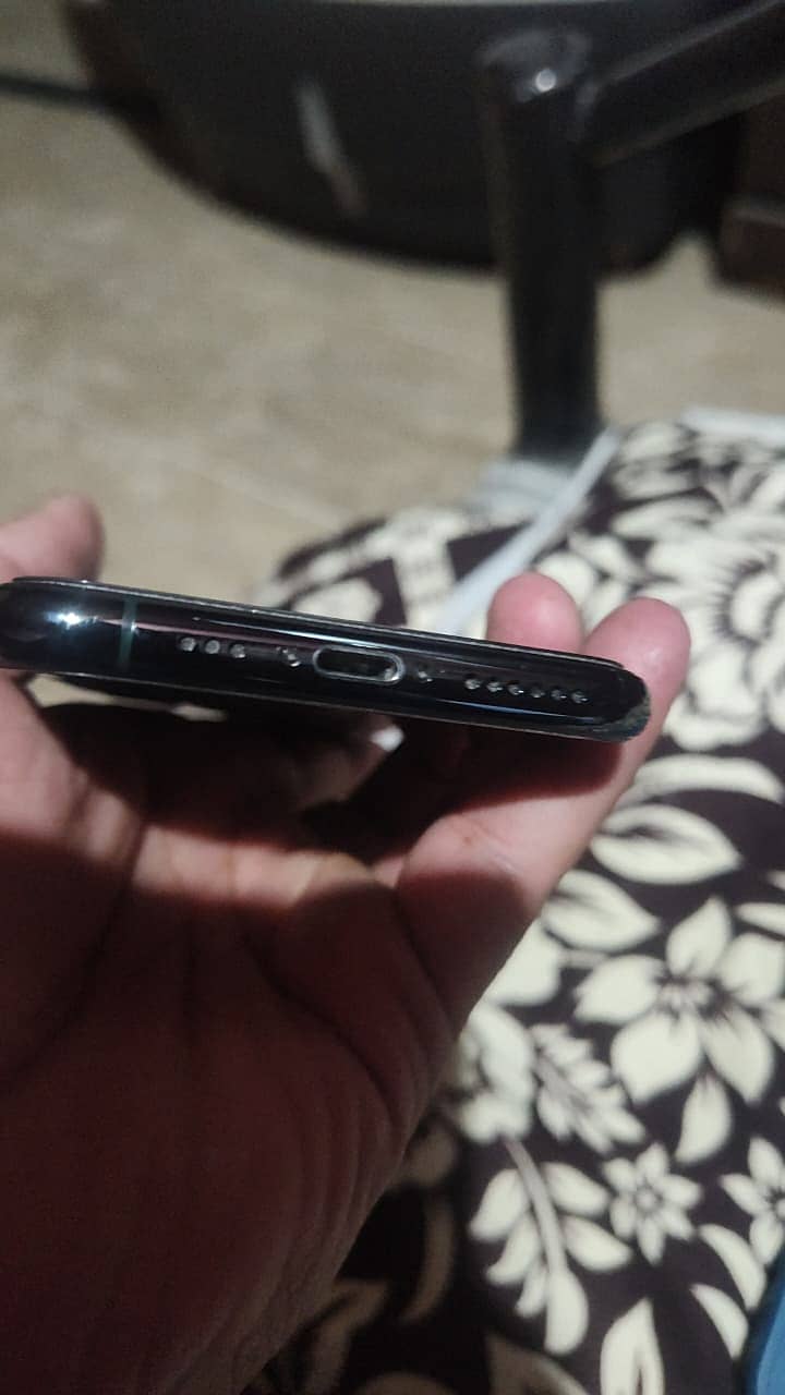 Apple iPhone 11 Pro 2